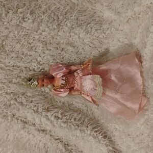 Vintage Mattel Rapunzel Barbie doll 1997 blonde hair blue eyes Disney EUC